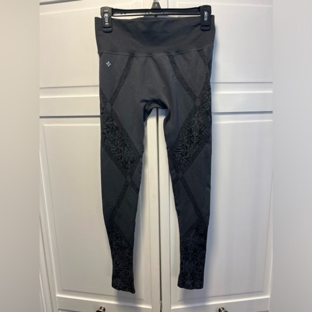 Nux Amore 7/8 Activewear Leggings Size Women’s Medium Color Gray